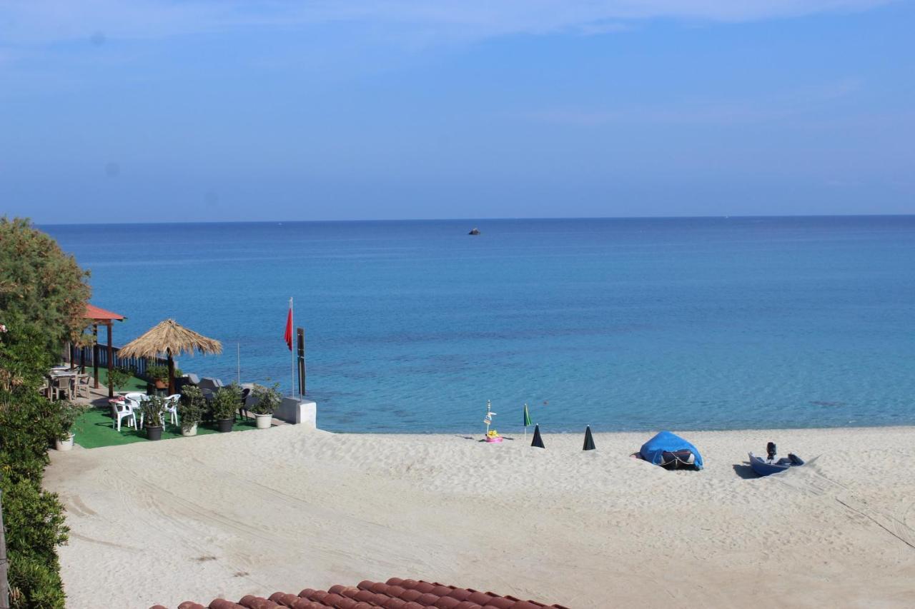 Villaggio Camping Fiorina Capo Vaticano Buitenkant foto